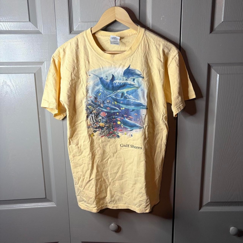Gildan Ultra Cotton Gulf Shores Dolphin Graphic Tee Yellow Mens Size M Y2K Style